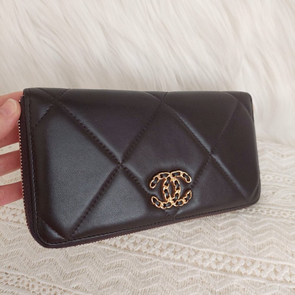 SOLD CHANEL 19 Quilted Lambskin Matelasse Long Zip Around Dark Brown Wallet - Picture 4 of 15